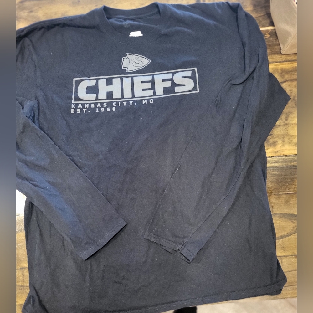 CHIEFS NFL BLACK LONG SLEEVED SHIRT SZ. 2XL EXCELLENT CONDITION